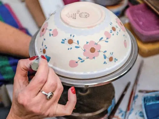 Manufaktura Polish Pottery: Iconic Bolesławiec Patterns & Handcrafted Design