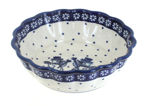 Polish Pottery Frosty Friend Medium Scallop Bowl