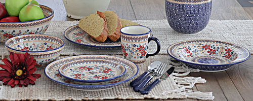 Red Daisy 16 Piece Dinner Set Polish Pottery
