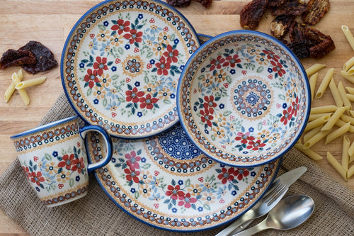 Red Daisy 4 PC Place Setting - Service for 1 Polish Pottery