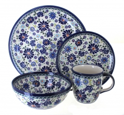 Fantasy 16 PC Dinnerware Set